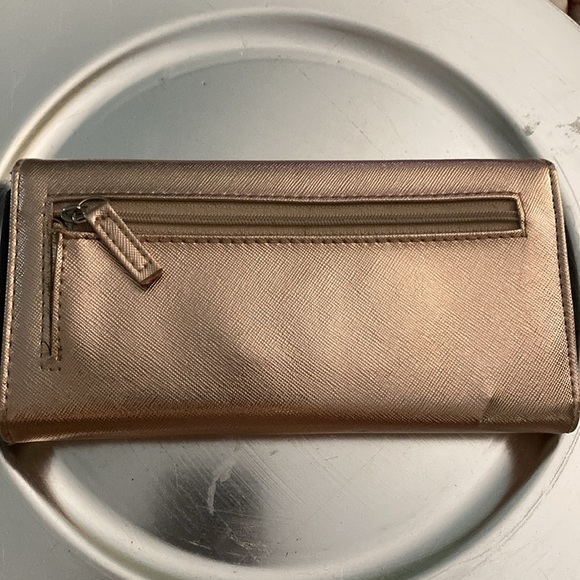 Pink Metallic Wallet🌸🌸🌸 - Picture 3 of 8